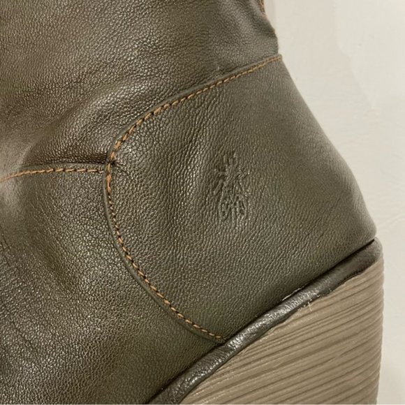 Fly London Yule Leather Wedge High Boot Size 38 bin 3B - Picture 3 of 9